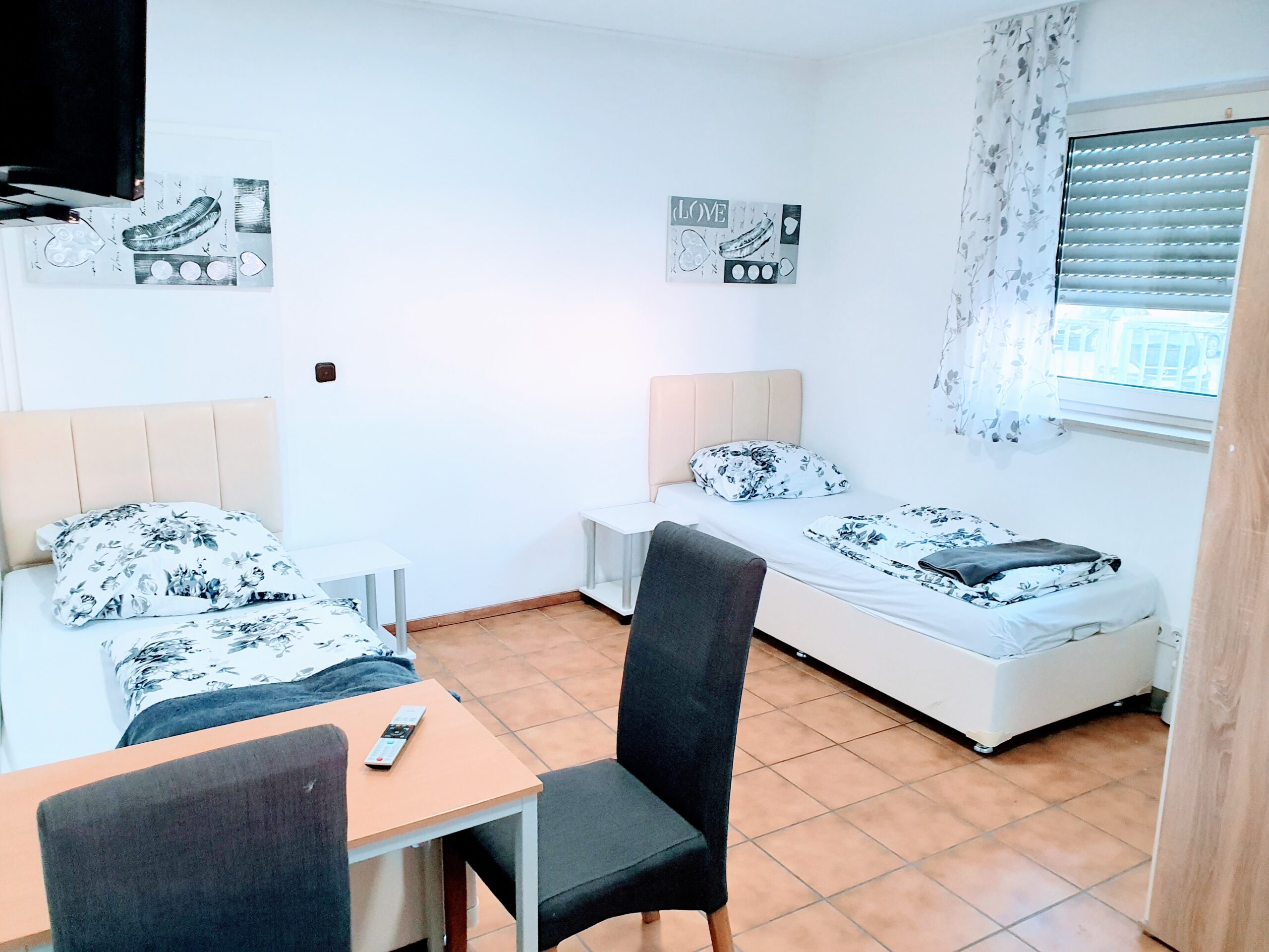 FMI DELUXE-STUDIO APARTMENT